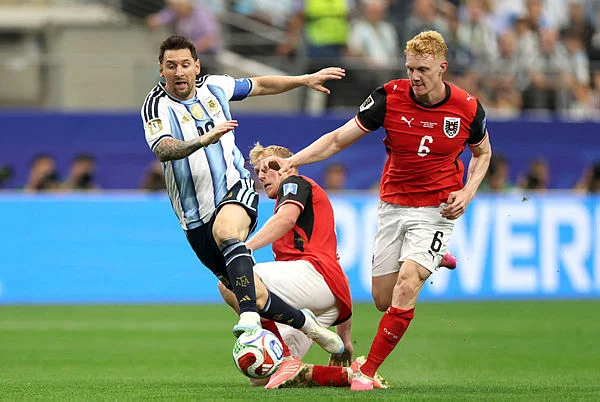 FOI-SOC-SPO-WCS-ARGENTINA-V-AUSTRIA_-GROUP-J-FIFA-WORLD-CUP Magic Messi makes World Cup history to send Argentina into last 32