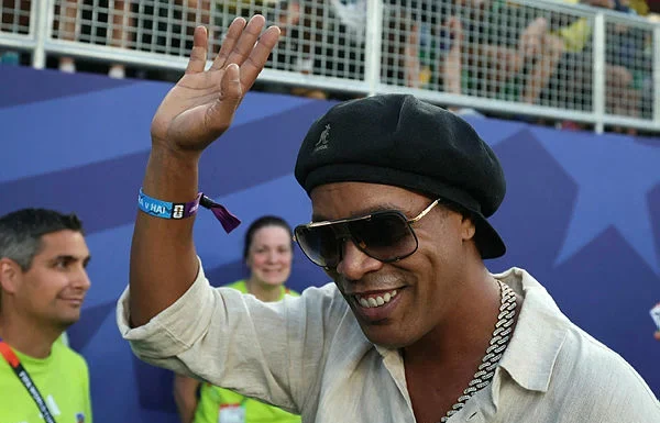 Ronaldinho coming out of retirement to join Italian 3rd division side