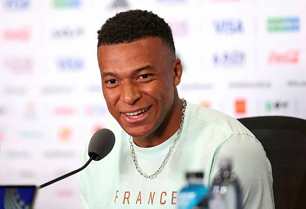 FOI-SOC-SPO-WCS-FRANCE-TRAINING-AND-PRESS-CONFERENCE-FIFA-WOR Mbappe ready for 'special' 100th cap for France at World Cup