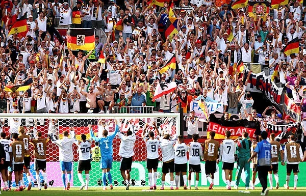 Germany come from behind to beat Ivory Coast and reach World Cup last 32