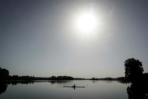 FRANCE-WEATHER-HEATWAVE-CLIMATE-ENVIRONMENT-FEATURES Two children die in France as heatwave blasts Europe