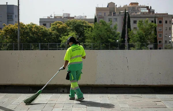 Spain under heat warnings as temperatures soar