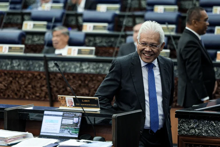 Parliament opens with acrimony over Hamzah's return