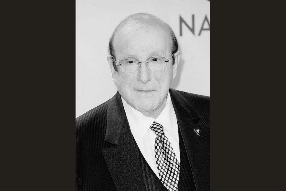 If Real Madrid fail to beat Barcelona, the Catalans will be crowned Spanish champions for a second consecutive season. (33) Famed music executive Clive Davis dead at 94