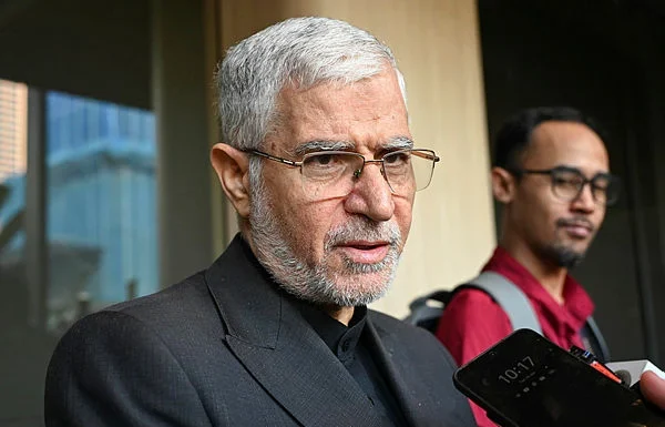 Iran open to oil supply talks with Malaysia as waiver takes effect - Envoy