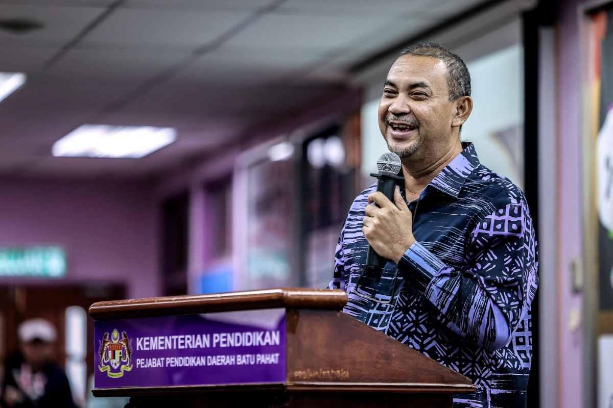214 top STPM students receive special prime minister’s aid