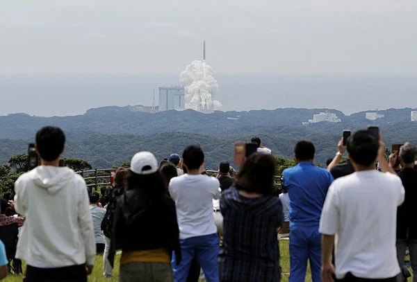 Japan launches H3 rocket after previous failure Japan launches H3 rocket after previous failure