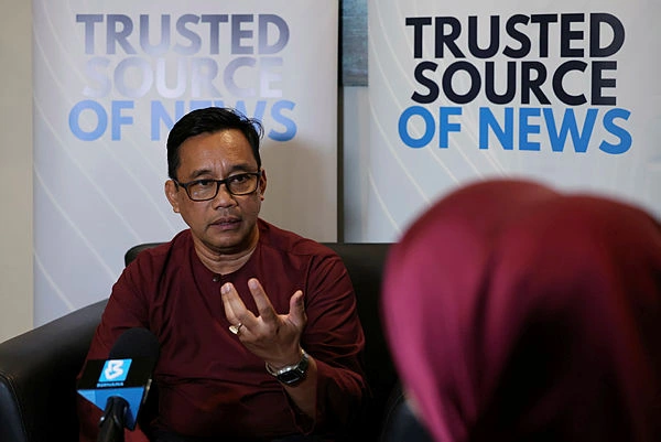 Khuzzan returns to Semerah with pledge to complete delayed agenda