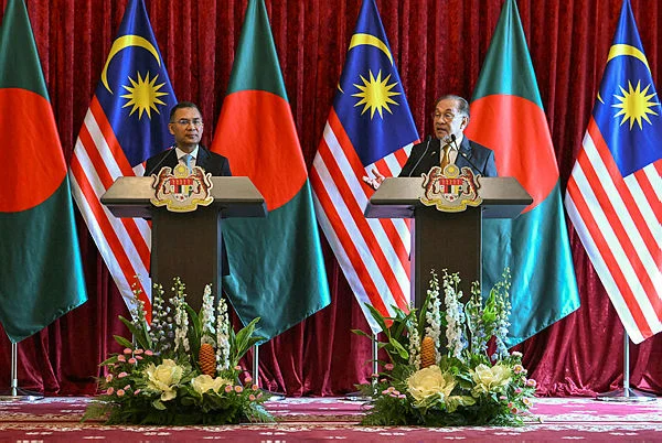 Malaysia vows to up Bangladeshi workers' rights as PM visits