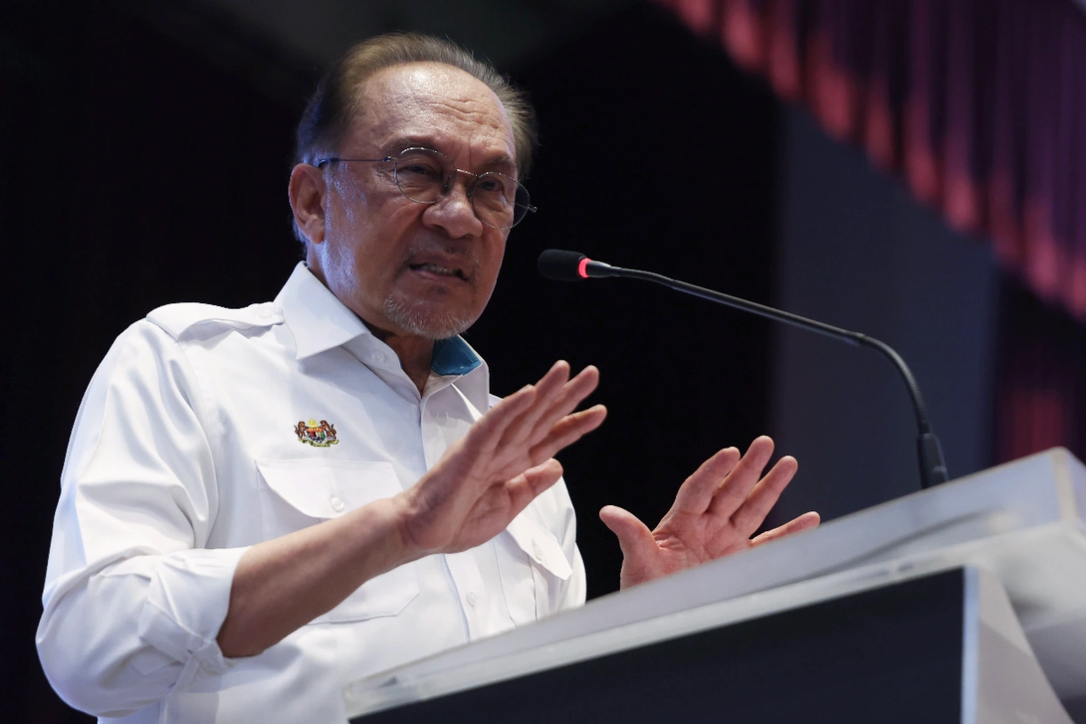 No directive to prevent Johor MB from entering Felda areas, says Anwar