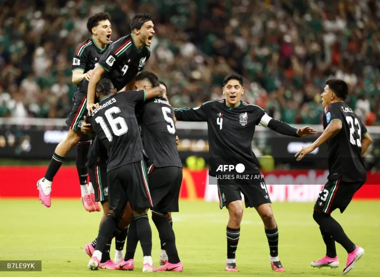Mexico become first team to reach World Cup knockout phase
