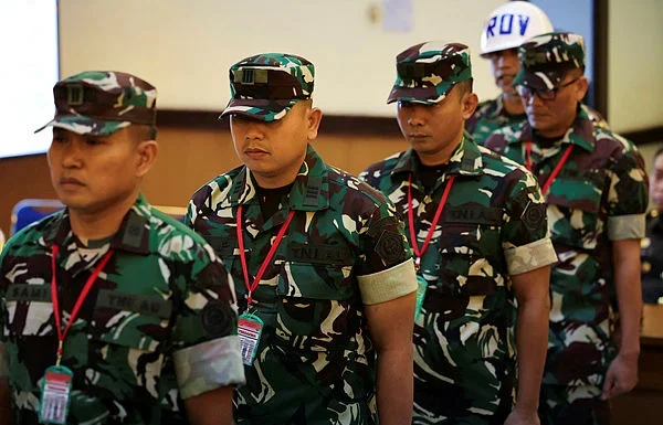 Military court jails soldiers for acid attack on activist
