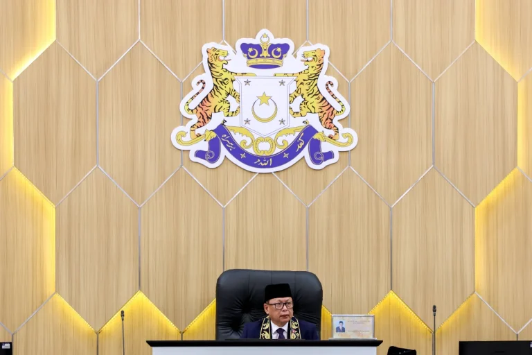 Johor state assembly dissolution notice submitted to EC