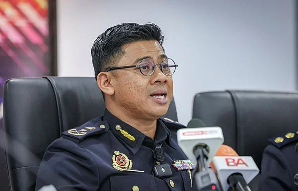 Foreigners caught offering illegal transport services in Terengganu