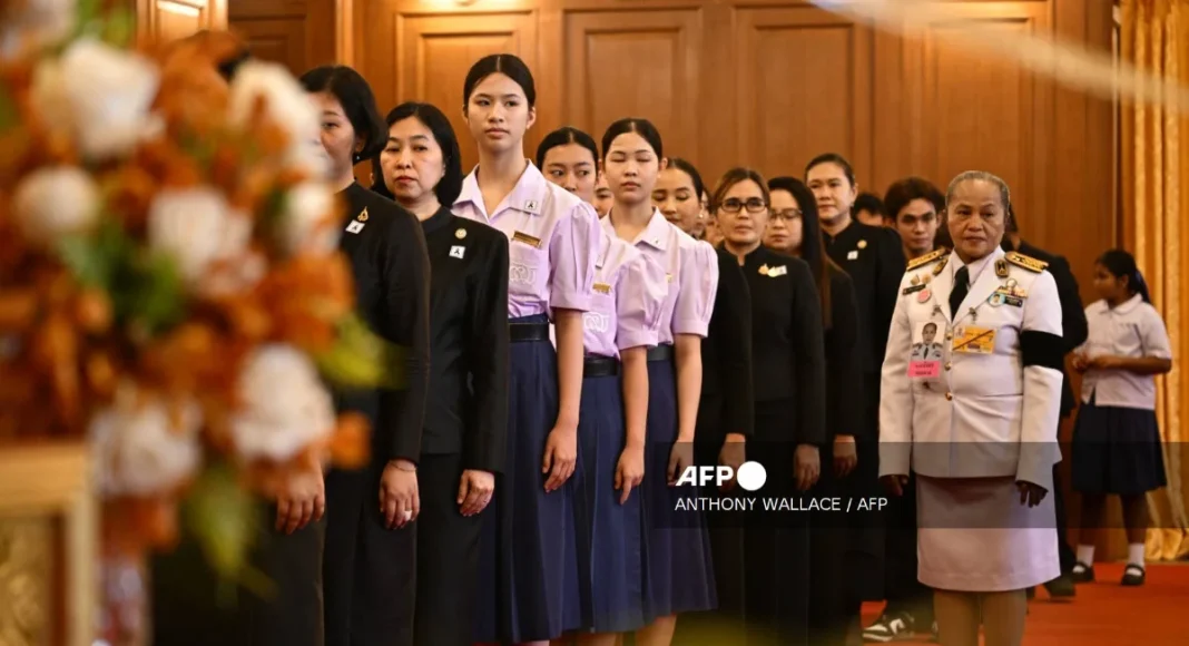 Mourners await Thai princess’s body at Bangkok palace