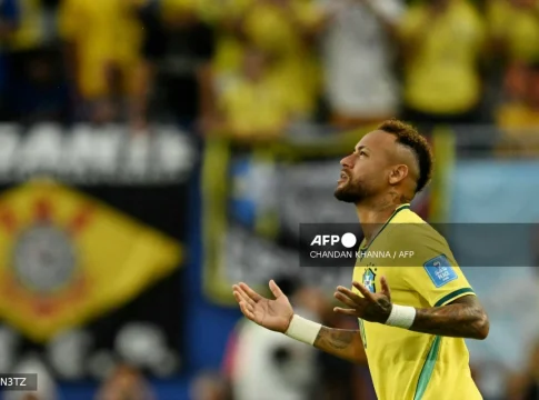 Neymar backed by family and Flavio Bolsonaro for World Cup return
