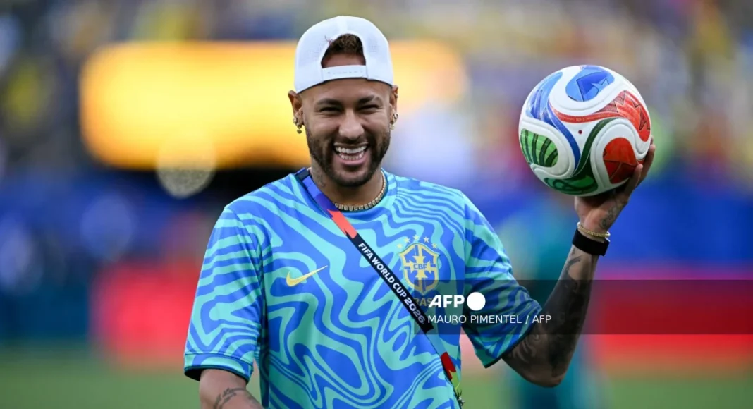 Neymar returns to Brazil training at World Cup