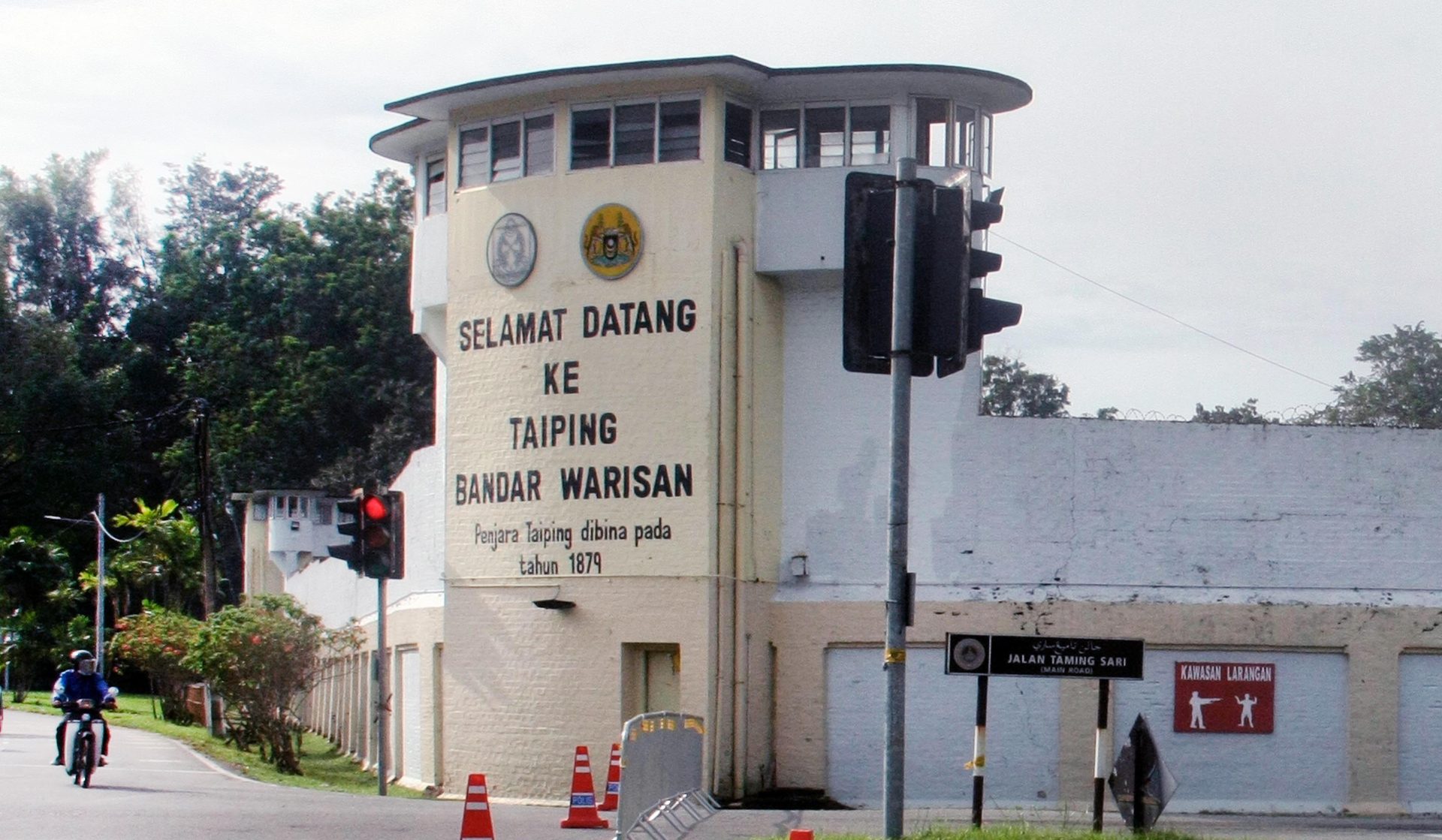 PAGE 5 - AMIRUL SYAFIQ THESUN Prison staff charged over Taiping incident, five face action