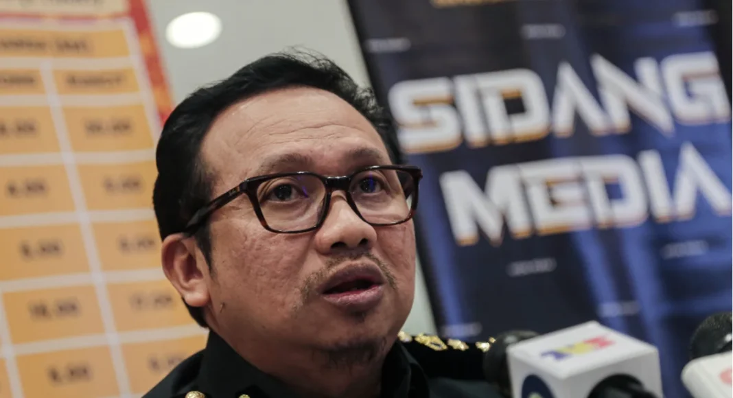 Taiping entertainment outlets raided for copyright breach