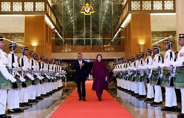 Bangladesh PM gets official welcome in Putrajaya
