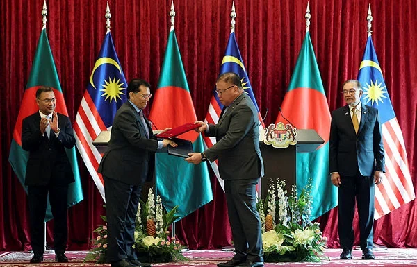 Malaysia and Bangladesh deepen defence ties with new MoU