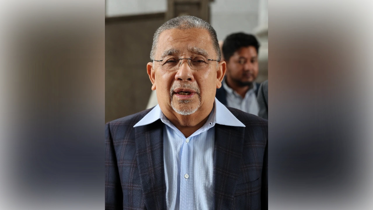 Federal Court rejects Isa Samad's bid to review graft conviction