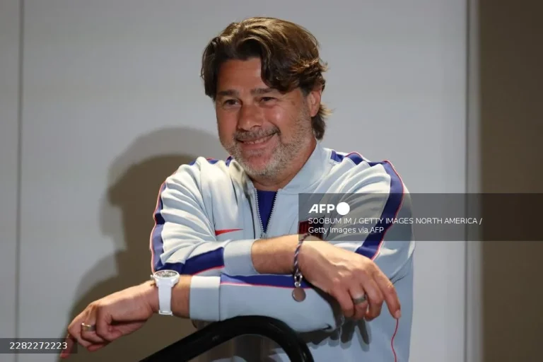Pochettino backs 'high IQ' players to block out World Cup hype