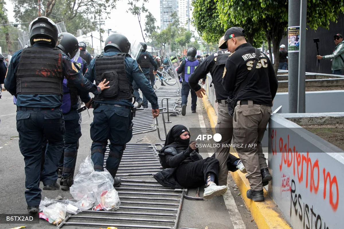 Police protesters clash outside maiden World Cup match in Mexico Police, protesters clash outside maiden World Cup match in Mexico