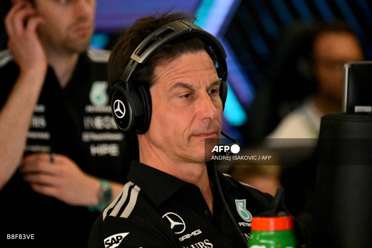 Russell to stay at Mercedes as Wolff shuts down Verstappen rumours