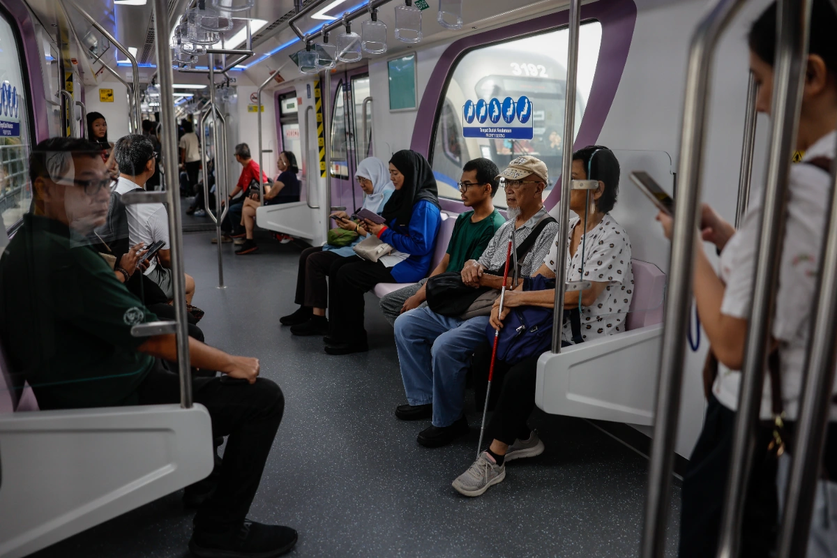 UiTM students get easier commute with new LRT3 line