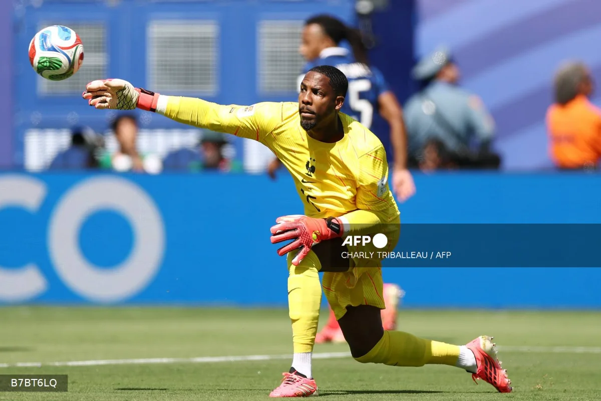 Senegal's Mendy blames lack of focus for France defeat
