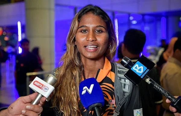 Shereen wins gold, Umar smashes national record in Taipei