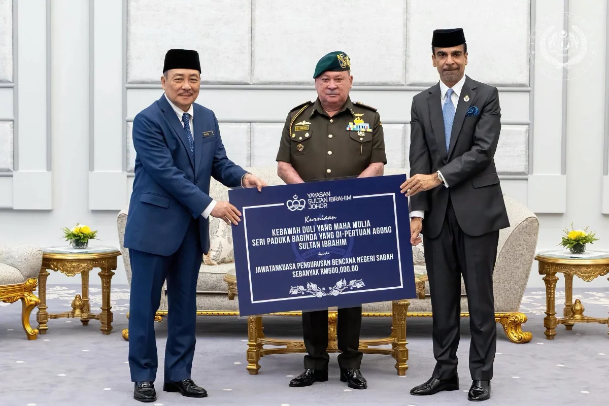 King gives RM500,000 to Sabah fire victims