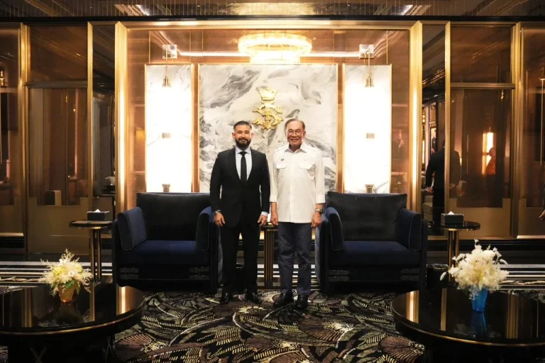 Tunku Mahkota Ismail meets PM Anwar in cordial audience