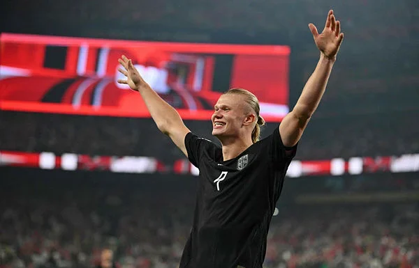 Two-goal Haaland fires Norway into World Cup last 32
