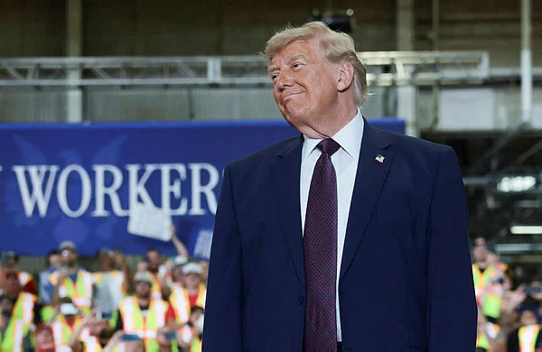 Trump to present World Cup trophy alongside Infantino Trump to present World Cup trophy alongside Infantino