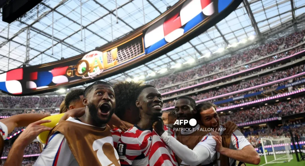 United States defeat Paraguay 4-1 in World Cup opener