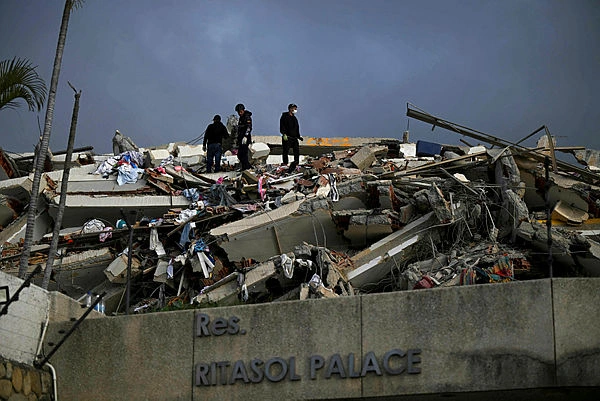 Venezuela quakes kill almost 1,500, with millions more in need