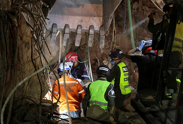 Venezuela quake toll surges to 589 as rescuers race against time