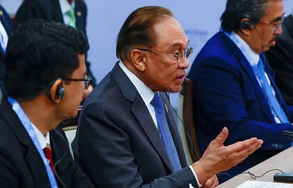 Anwar praises Putin and Xi for West Asia peace stance