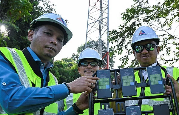 New telecommunications tower resolves Perak highway coverage