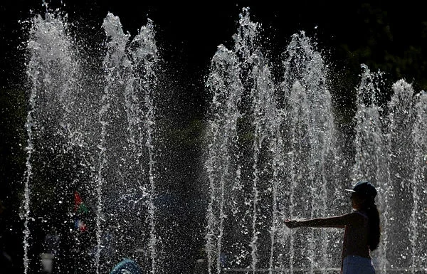 Intense heatwave grips Europe, claiming lives and disrupting daily life