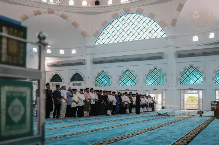 Johor royals pay last respects to Ali Musa