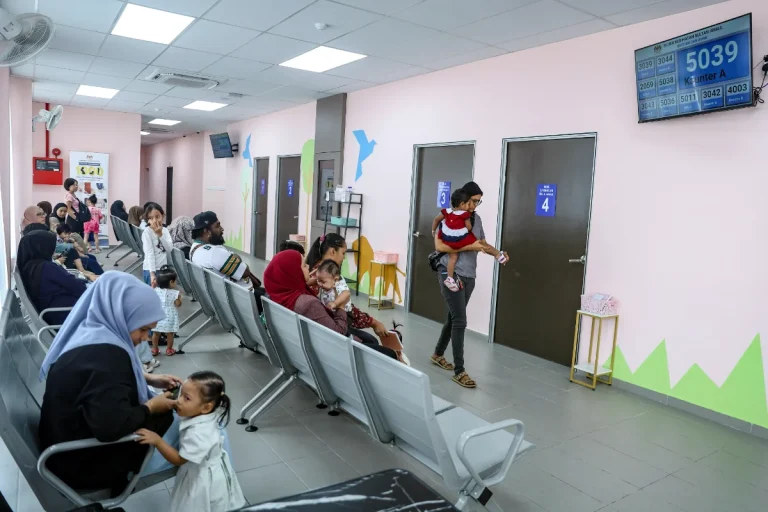 More Malaysians developing chronic health problems at younger ages, expert warns