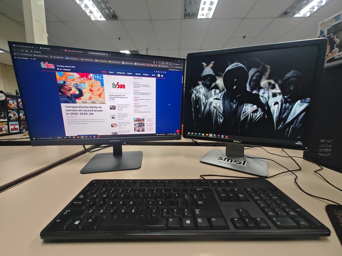 Lenovo LOQ 24-10 Review - Fast, budget gaming monitor