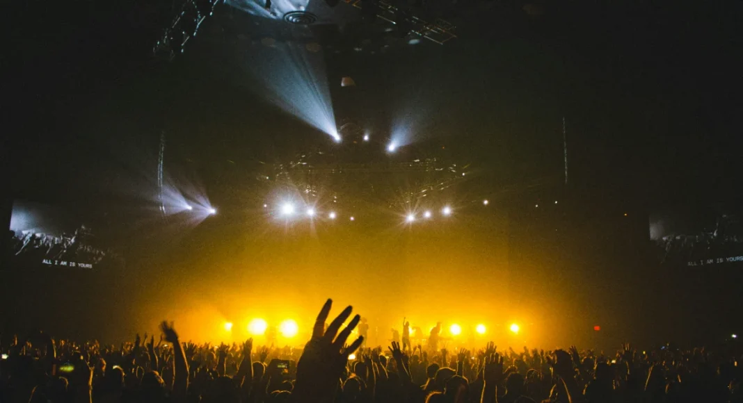 Netizens question double standards after debate over married women at K-pop concerts