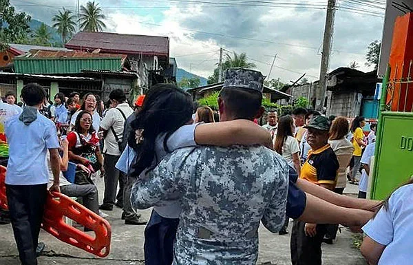 Philippines quake kills 35, dozens missing after 7.8 tremor