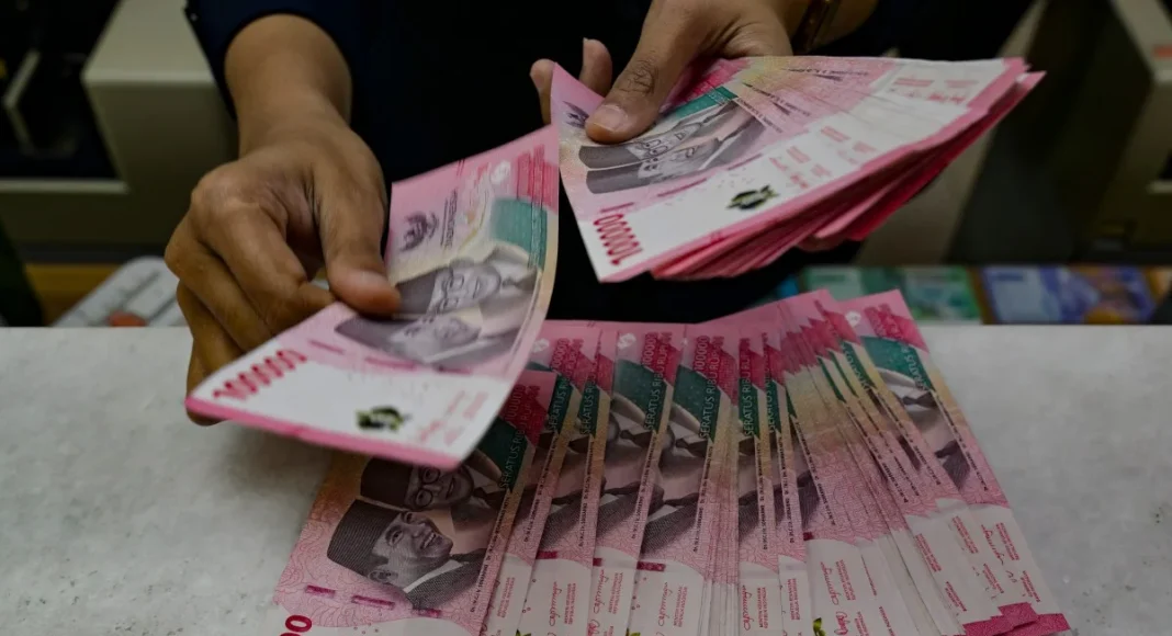Indonesia's economy struggles to regain investor confidence