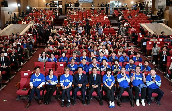 Lee’s party wins local polls but loses Seoul mayoral race