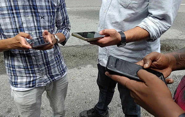 social media (1) MCMC sets minimum age of 16 for social media users